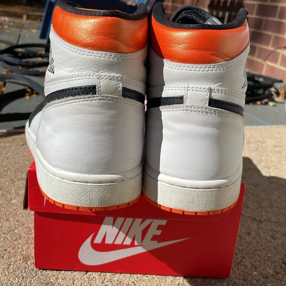 Jordan 1 Retro High Electro Shoes - Picture 7 of 9